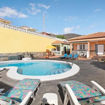 Holiday home Eveas *