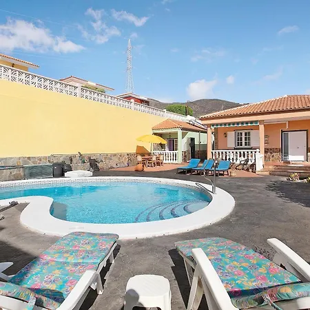 Eveas - With Pool In Tenerife Candelaria